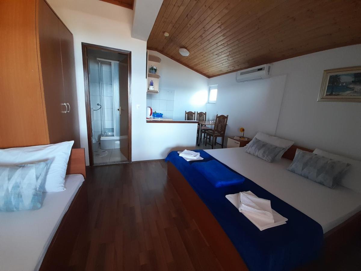 Apartmani Tomic セリネ エクステリア 写真
