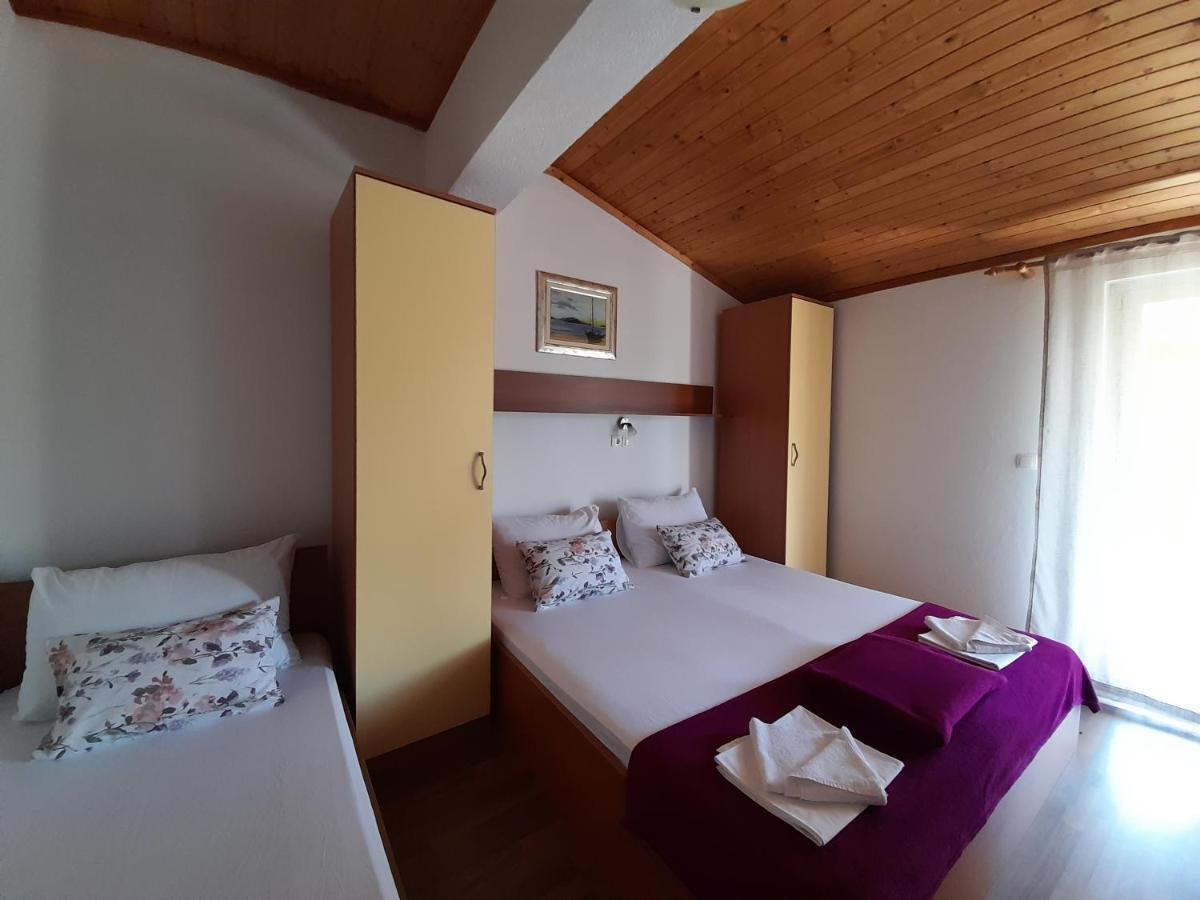 Apartmani Tomic セリネ エクステリア 写真