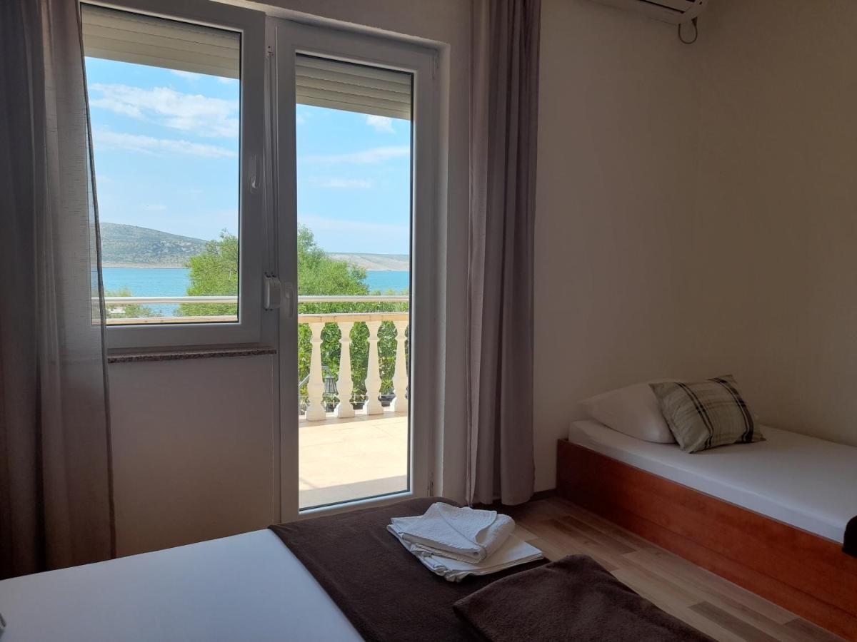 Apartmani Tomic セリネ エクステリア 写真