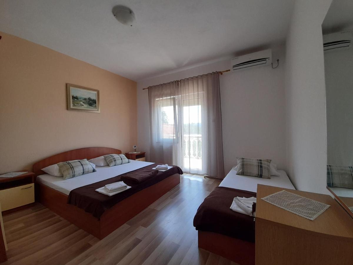 Apartmani Tomic セリネ エクステリア 写真
